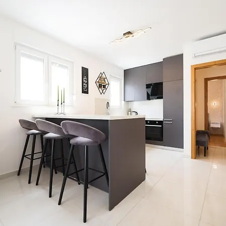 Appartement The Mak Boutique With Garden, Free Parking *