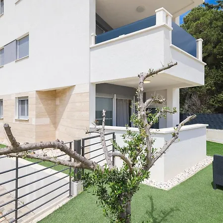 Appartement The Mak Boutique With Garden, Free Parking Zadar